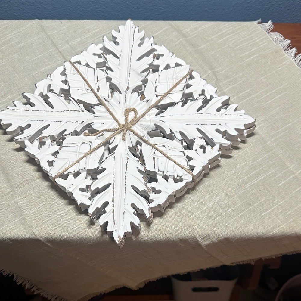 White shabby chic / farmhouse Wall Decor NWT